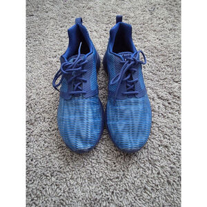 Roshe One Flight Weight- Big kids size 6Y